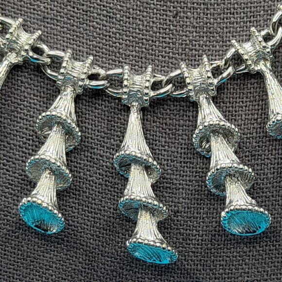 Vintage Japan Silver Tone Choker Necklace, Spiraling Dangles, 1950s Jewelry - Picture 6 of 11